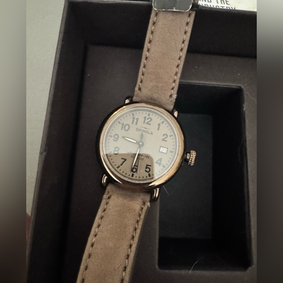 New Shinola Runwell Date Watch - Picture 12 of 16
